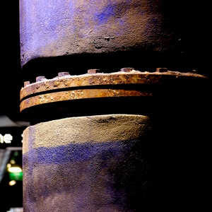 Tubes en métal attachés par des écrous - Belgique  - collection de photos clin d'oeil, catégorie clindoeil